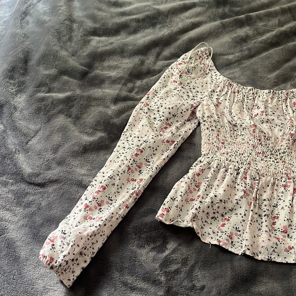 Top - Picture 2 of 4